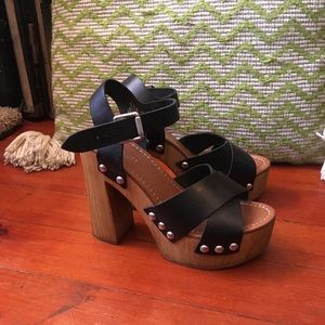 Nine West wood and leather pumps size 7